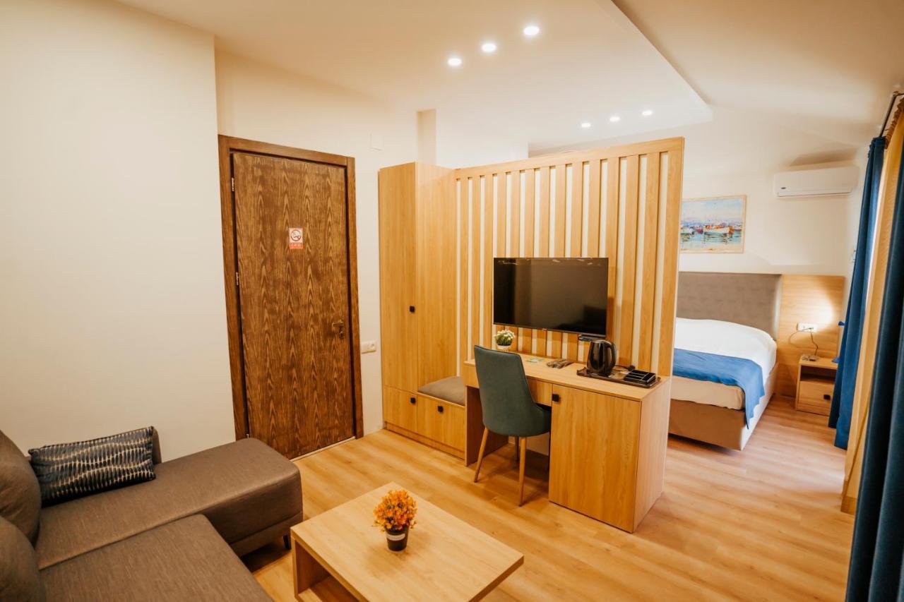 West Apart Hotel Μπατούμι Εξωτερικό φωτογραφία